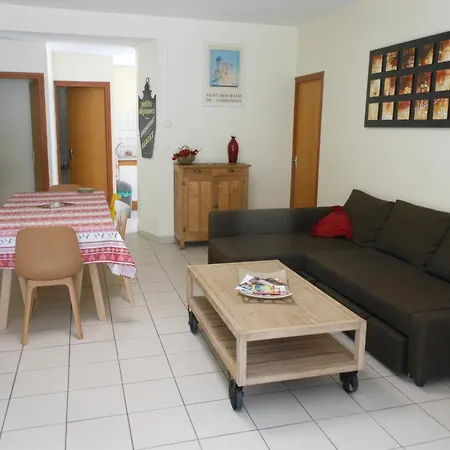 Adorable Meuble De Standing Dans Montagnard Appartement Bagnères-de-Luchon