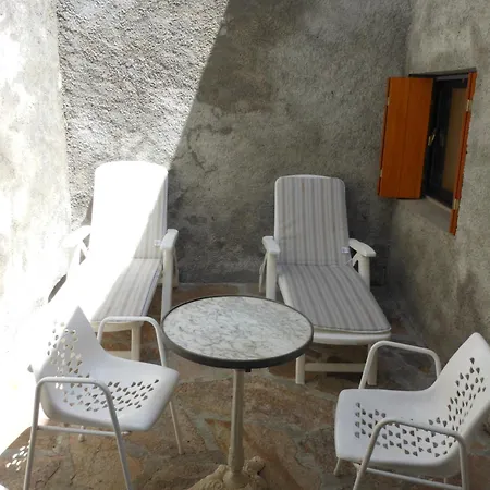 Adorable Meuble De Standing Dans Montagnard *